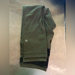 Lululemon cropped leggings size 8